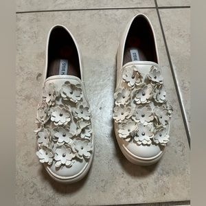 Steve Madden slip on sneakers 9.5